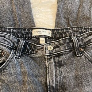 Abercrombie & Fitch Curve Love High Rise 90s Relaxed Jean